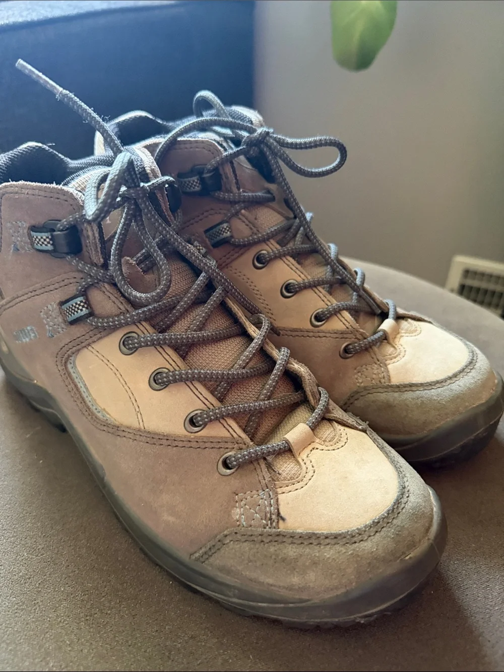 Lowa Tempest QC Grey, Beige & Blue Women's 10 Hiking Boots Outdoors Adventure